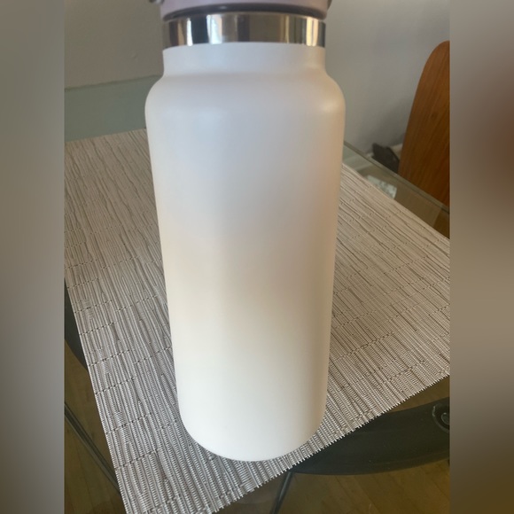 Hydro Flask Juneberry 32oz Whole Foods Limited Edition - Picture 3 of 6